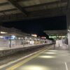 一人、駅のベンチで過ごす。そんな時間も悪くない。 #3622