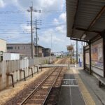 休憩時間、無人駅のベンチでひと休み。 #3656